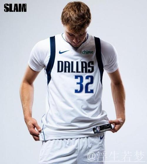 StatMuse:18岁时仅詹姆斯首发出战场次超过弗拉格 StatMuse:18岁时仅詹姆斯首发出战场次超过弗拉格